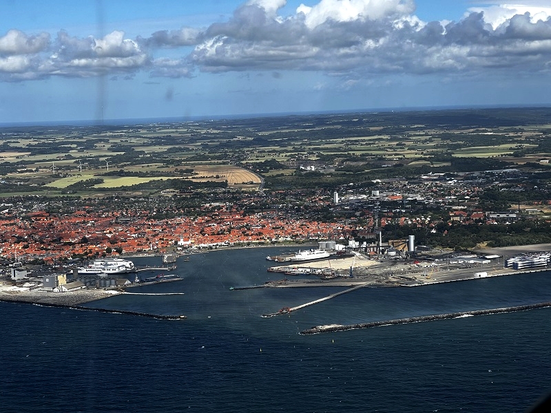 Scenic Flight Around the Island - 50 Minutes