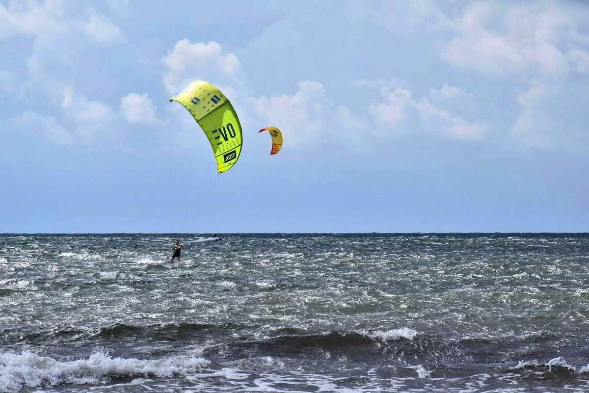 surfing, kitesurfing Dueodde