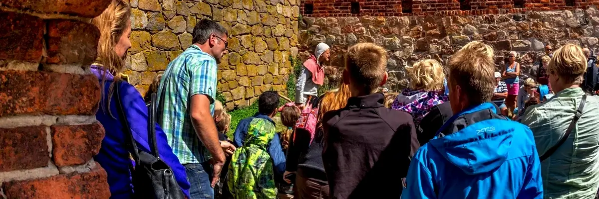 Guided tours of Hammershus