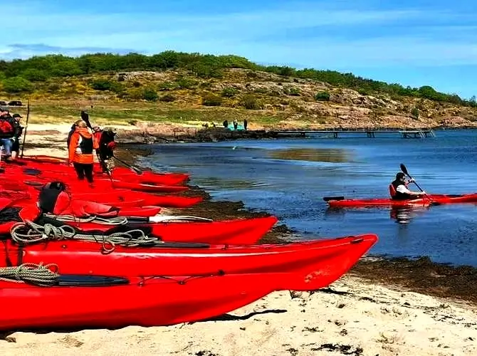 Kayak tour from Sandvig – cliffs and lighthouse