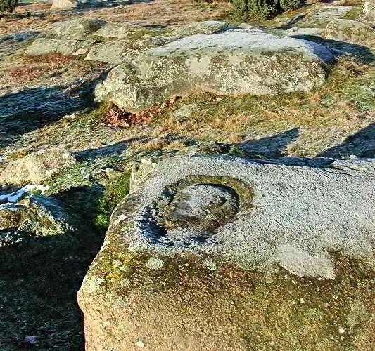 Geologiczne Tajemnice i Piękno Natury w Otoczeniu NaturBornholm